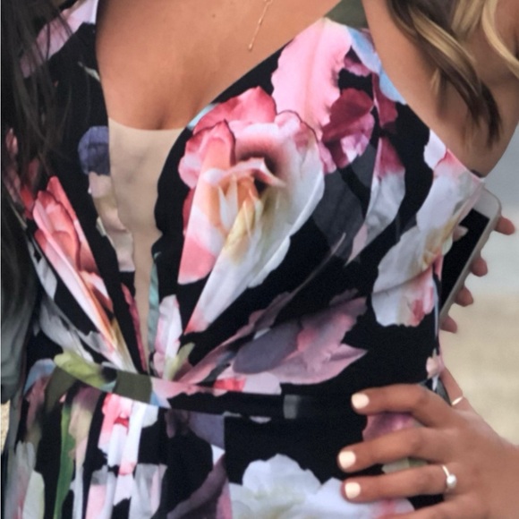 Cachet Dresses & Skirts - Cachet Black Sleeveless Polyester Dress